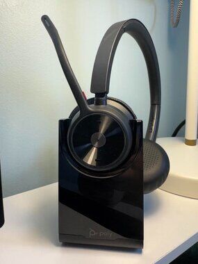 Poly Voyager 4320 Headset